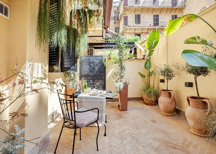 Boutique Steps From Colosseum Appartamento *